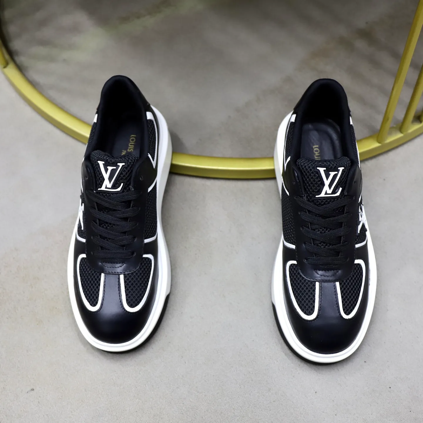 Ex-factory price: 442💰🙅‍♂️🙅‍♂️🙅‍♂️ Brand: LV Louis Vuitton Standard code: 38-44 (45 customized) Level: Same as the official website Material: Original cowhide stitching surface Comfortable and breathable lining Lightweight wear-resistant outsole Style category: Men's fashionable casual shoes Running sneakers Distinguished luxury brand elements Top luxury Color: actual picture color